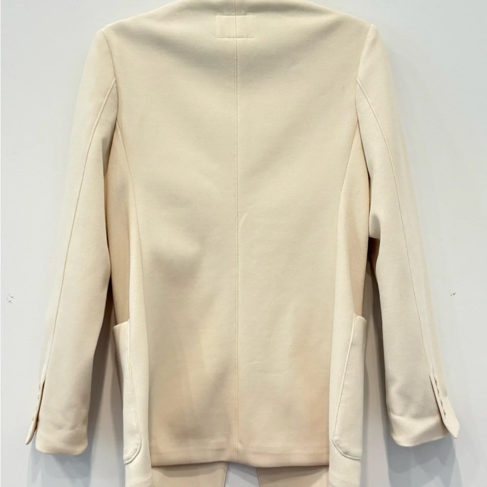 Banana Republic versatile cream women's unstructured thick knit blazer. Size 8 - Picture 2 of 3